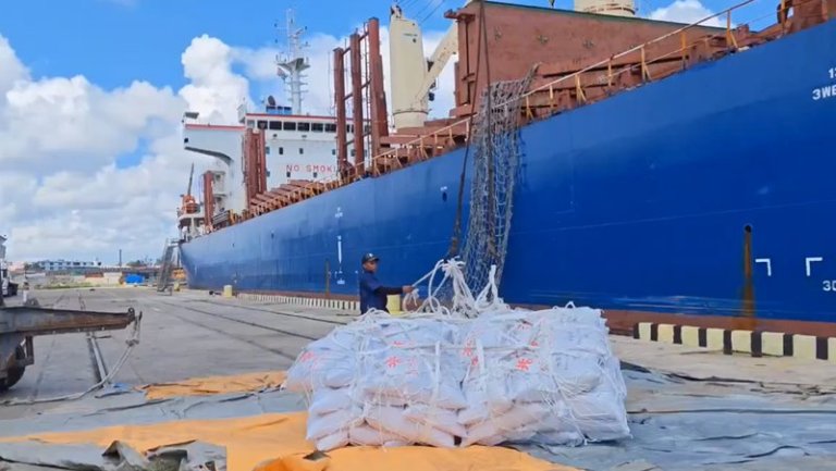 «Fraternidad y solidaridad»: China entrega un nuevo lote de ayuda humanitaria a Cuba