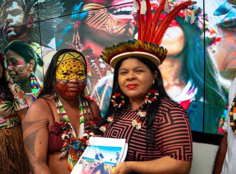 Brasil – Sônia Guajajara, la mujer que desafió la exclusión y llevó la agenda indígena al poder
