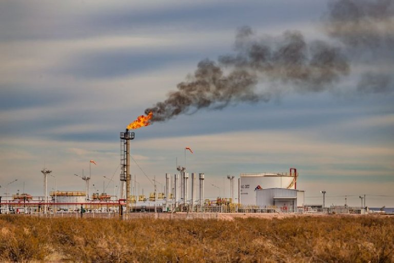 A más petróleo, crece la pobreza en Argentina