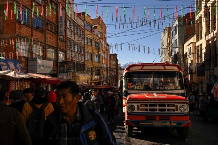 Gobierno de Bolivia prepara operativo militar para ingresar al trópico de Cochabamba, bastión de Evo Morales