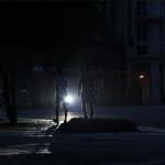El lunes de la semana anterior ocurrió una desconexión del SEN que lograron restablecer en menos de 24 horas y cuatro días después, el viernes volvió a ocurrir un nuevo colapso. Foto: Xinhua