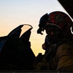 Esta nueva oleada de ataques llega cuando Estados Unidos e Irán vienen intercambiado bombardeos, que en el país centroasiático dejan más de 40 civiles muertos mientras que Teherán ha respondido con ofensivas contra bases militares estadounidenses en Bahréin, Kuwait y Qatar. Foto: @CENTCOM